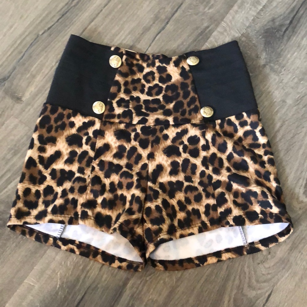 High waisted leopard shorts